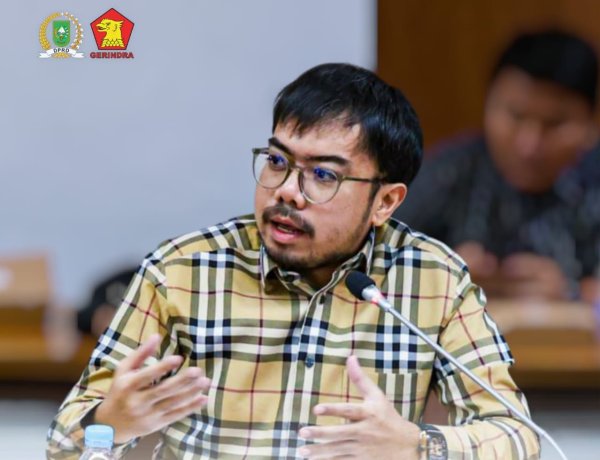 Hadir di Rapat Paripurna, Ginda Burnama Kritisi Indisipliner Anggota Hingga Desak Pemprov Perbaiki Jalan