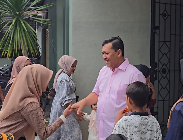 Tanpa Sekat, Sumardany Zirnata Sambut Hangat Ratusan Warga yang 'Serbu' Kediamannya