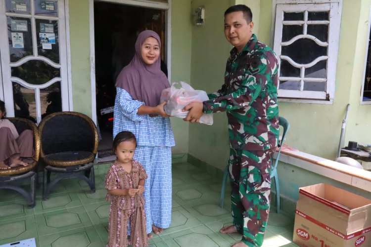 Satgas TMMD ke-127 Kodim 0301/Pekanbaru Salurkan Paket Asupan Gizi kepada Anak Stunting di Tuah Negeri