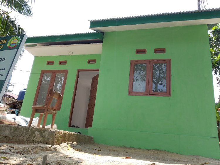 Satgas TMMD ke-127 Kodim 0301/Pekanbaru Hampir Rampung Bangun Rumah Yudarfis di Kelurahan Sialang Sakti