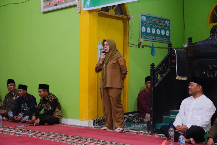 Tempuh Jalan Tanah Berdebu di Pedalaman Kecamatan Sungai Mandau, Bupati Siak Afni Zulkifli Jemput Aspirasi Warga Dusun Bumi Japan