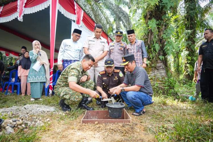 Sinergi Pemkab Kuansing dan TNI Bangun Jembatan Garuda di Dusun III Desa Sukaraja