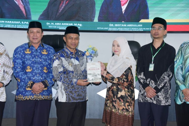 Buka Seminar Internasional, Wabup Bengkalis Ajak Jaga Eksistensi Bahasa Arab