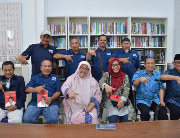 Jelang Perayaan HUT ke-6, Pengurus JMSI Riau Silaturahmi dengan Diana Tabrani