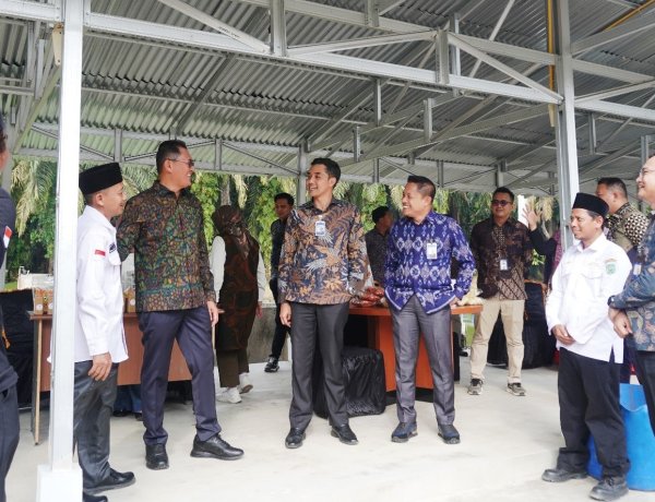 SEVP BRI dan Group Head BRILink Perkuat Pembinaan dan Monitoring Program Desa BRIlian, Kunjungi Desa Empang Baru Siak