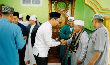 Shalat Idul Adha 1447 Hijriah di Masjid Baiturrahman Ujung Tanjung, Wabup Rohil Serahkan Sapi Kurban