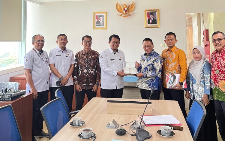 Datangi Kementerian Kelautan dan Perikanan, Bupati Rohil Bistamam Perjuangkan Pembangunan Kampung Nelayan Modern