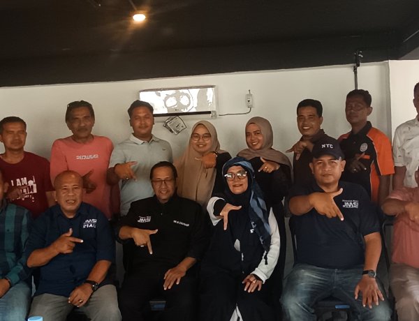 Rapat Konsolidasi dengan Plt Ketua JMSI Kampar, JMSI Riau Minta Netty Seceoatnya Gelar Muscab