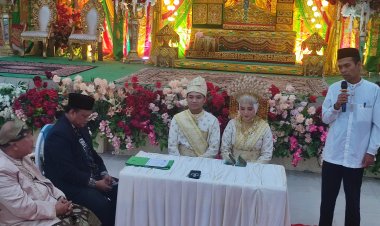 Jadi Saksi Penikahan Anak Ketua JMSI Riau, UAS Berikan Nasehat untuk Mempelai