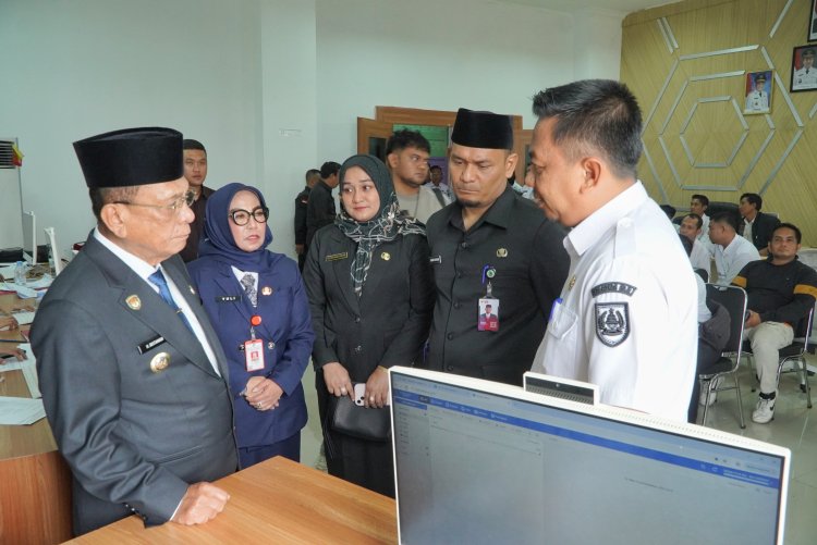 Bupati Rohil Bistamam Tinjau Perekaman TTE PPPK Paruh Waktu, Percepat Digitalisasi Birokrasi